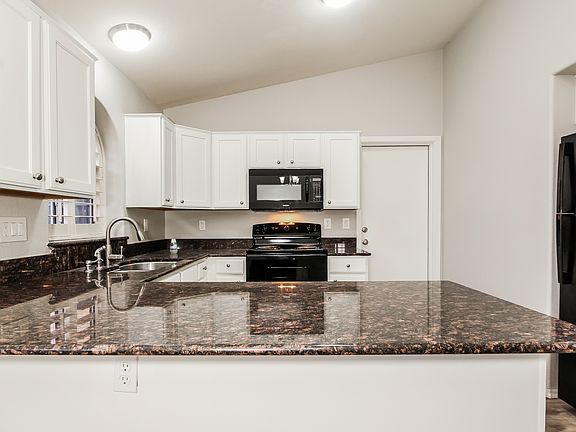 5th image of 20929 N 37th Pl