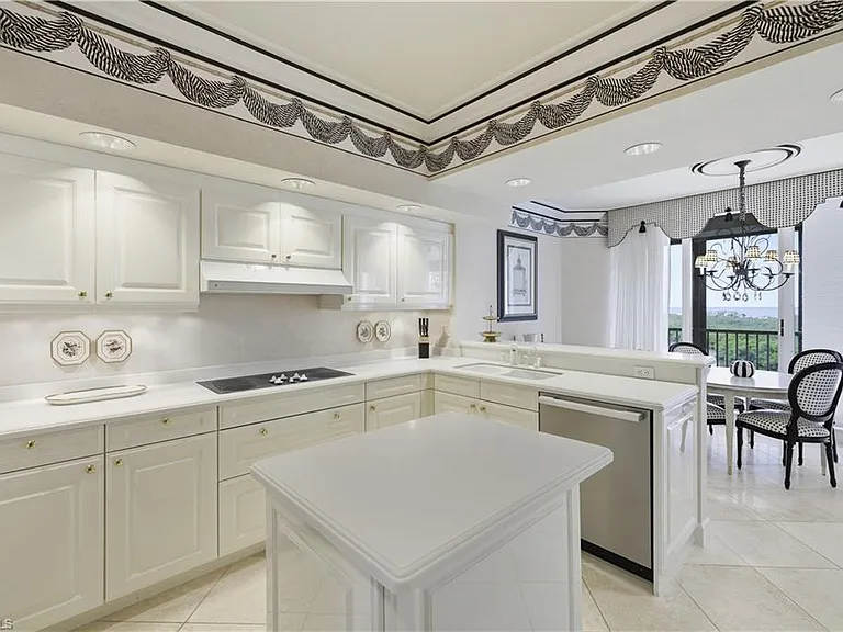 8990 Bay Colony Dr #901 — Photo 12