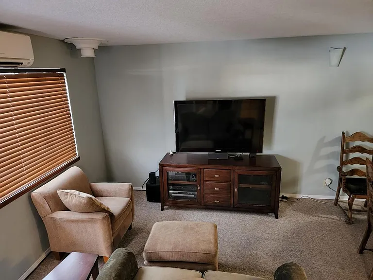 325 Division St #304 — Photo 5