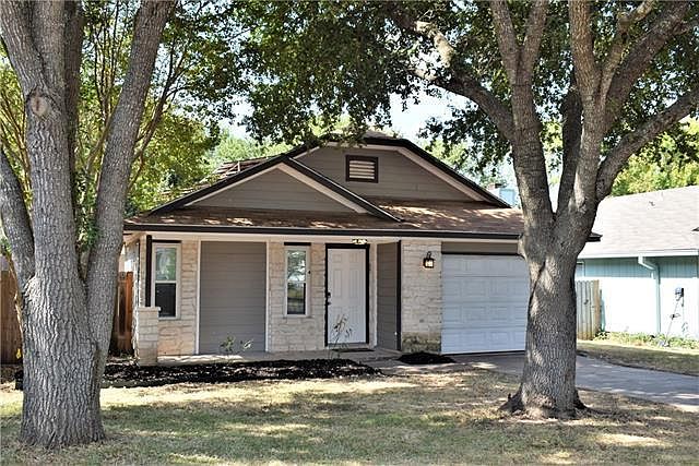 2nd image of 1001 Bodgers Dr