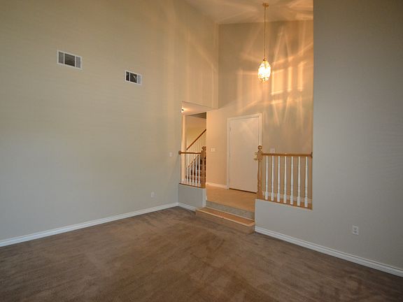 2nd image of 7633 Brilliant Forest St