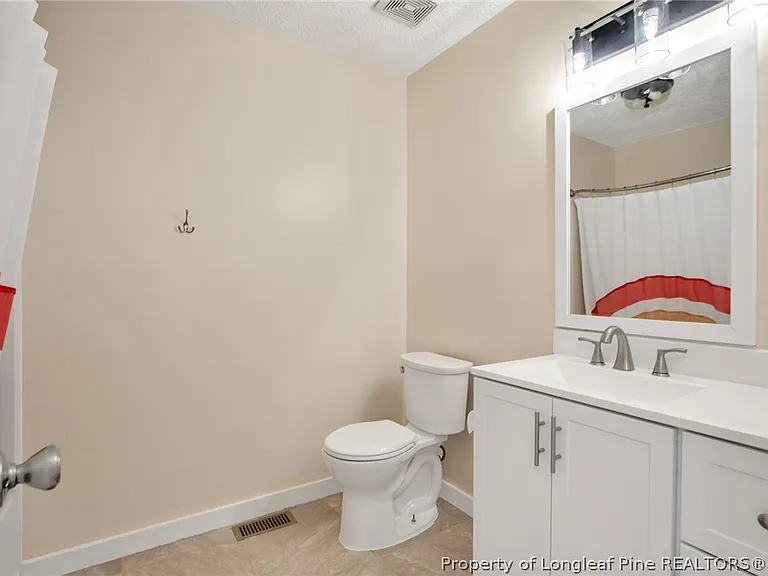 1931 Daphne Cir — Photo 27