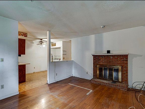 3rd image of 1518 Eucalyptus Dr