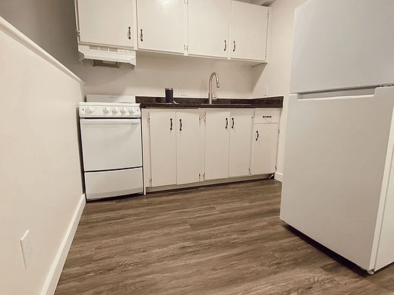 3rd image of 427 Summit Ave E APT 105