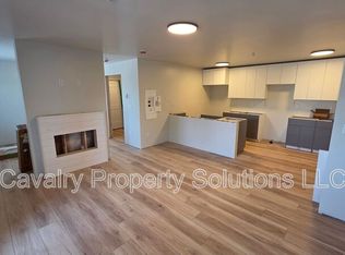 1209 Commonwealth Ave #301, Duluth, MN 55808