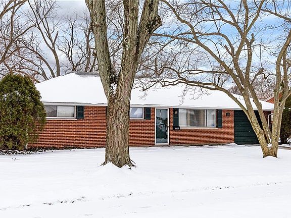 3rd image of 3590 Waterbury Dr