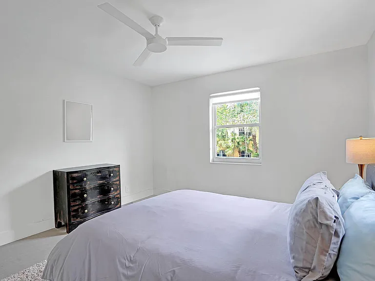 625 NE 13th Ave #2 — Photo 3
