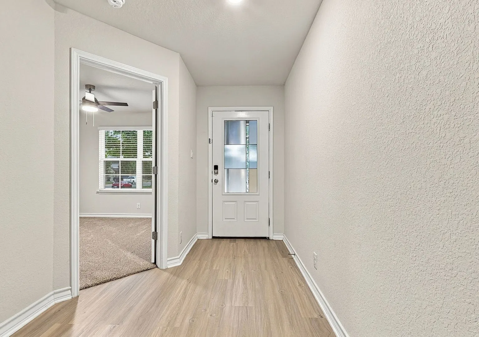 Move-In Ready 4BR/2BA — Photo 3