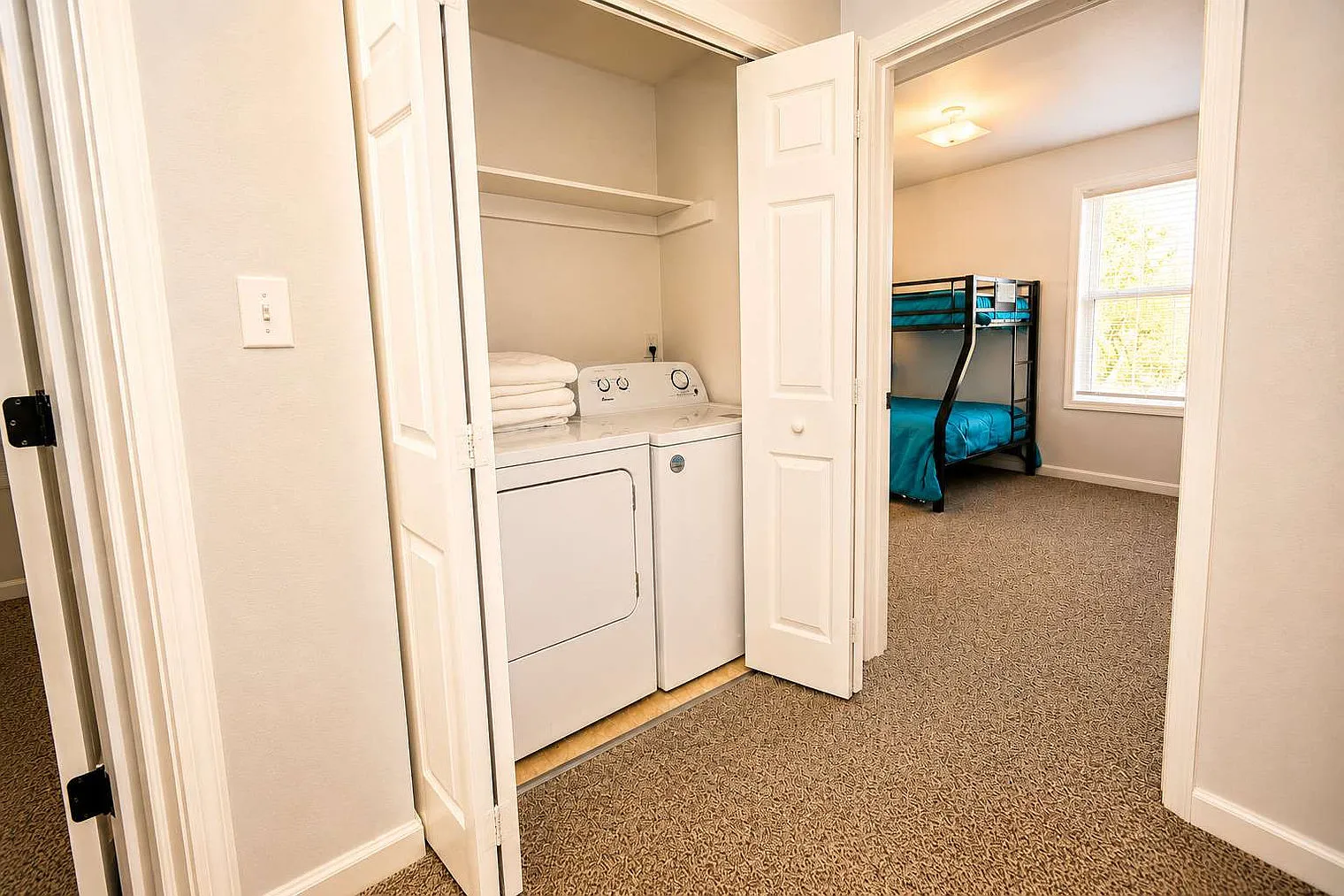 4 bed, 2.0 bath, 1506 sqft, $5,453 — Photo 4