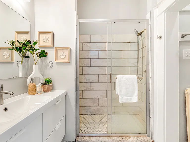 1208 W Franklin St #B — Photo 9