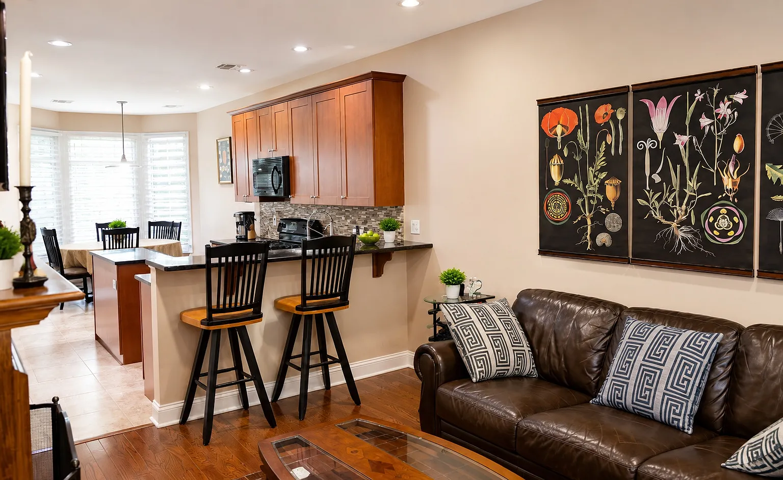 4 bed, 2600 sqft, $5,200 — Photo 4