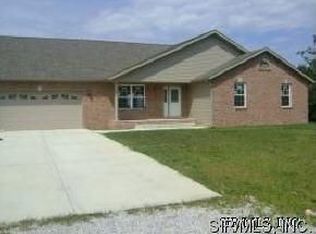 4845 Cedar Spring Dr, Highland, IL 62249