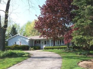 8882 Tanglewood Trl, Chagrin Falls, OH 44023