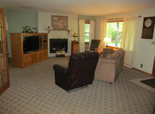 1660 Oak Grove Rd, Brookfield, WI 53005