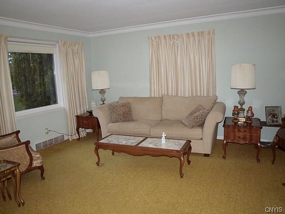 4th image of 172 Hood Ave