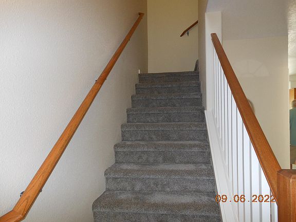 5th image of 400 Walnut Way