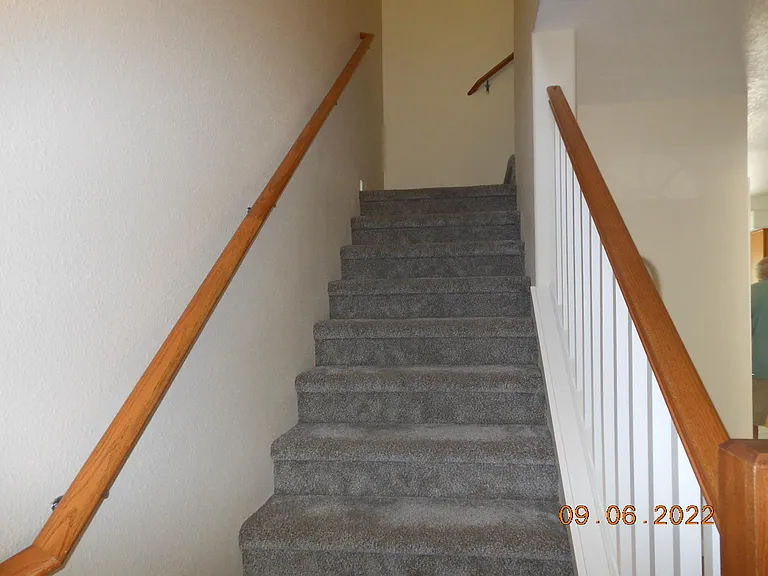 400 Walnut Way — Photo 5