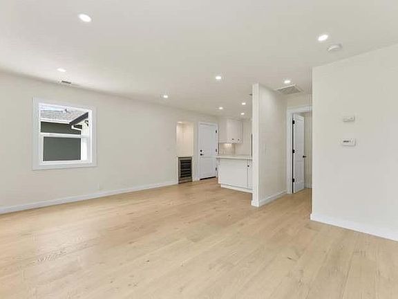 2nd image of 1501 Darlene Ave