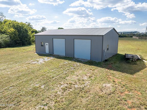 5th image of 256 Christianburg Ln