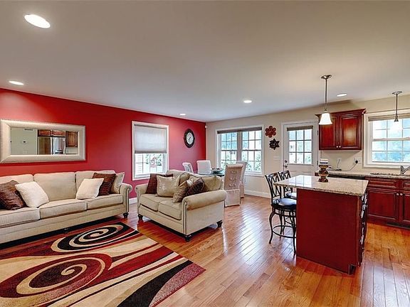 4th image of 1027 Providence St Unit 3A