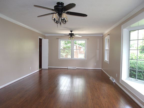2nd image of 524 Eastwood Dr