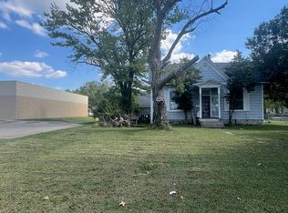 1011 S Madison St, Webb City, MO 64870