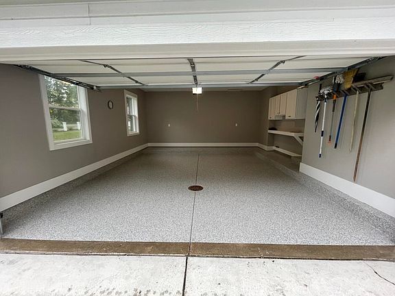 3rd image of 111 Maynard Ave SW