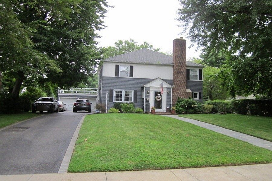 1st image of 81 Magnolia Ave