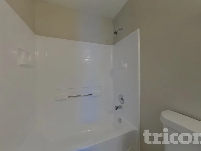 4865 Waterford Dr — Photo 12