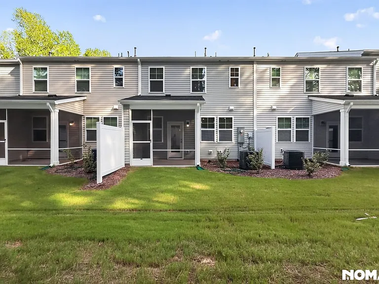 104 Tree Moss Ct — Photo 36