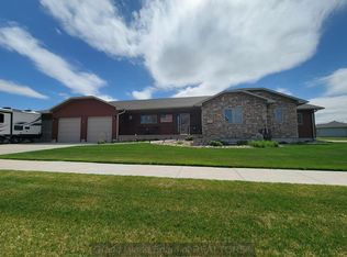 4065 Sandalwood Dr, Grand Island, NE 68803