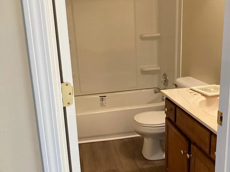 1205 Jackson Ave #C — Photo 11