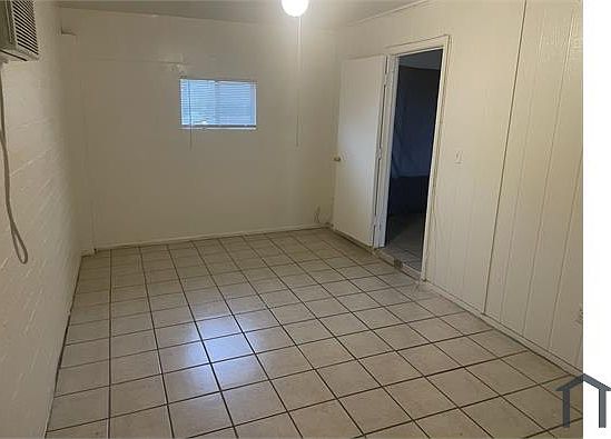 3rd image of 2501 N 51st Ave