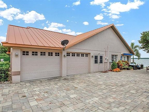 4th image of 748 Sunset Pointe Dr