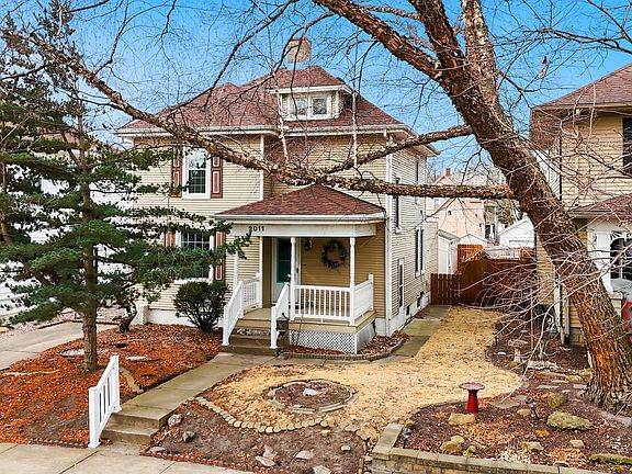 3rd image of 2011 15th St #A