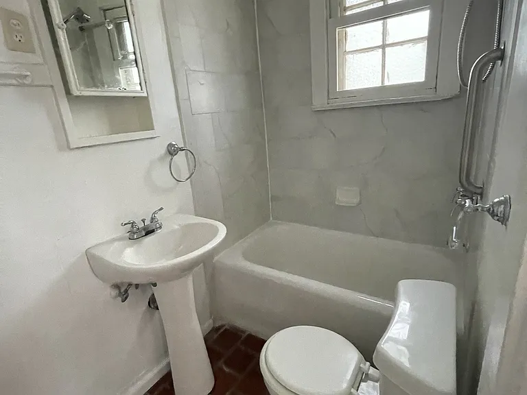 7819 Saint Charles Ave — Photo 18