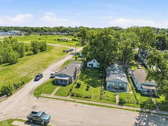 3rd image of 2187 White Ave