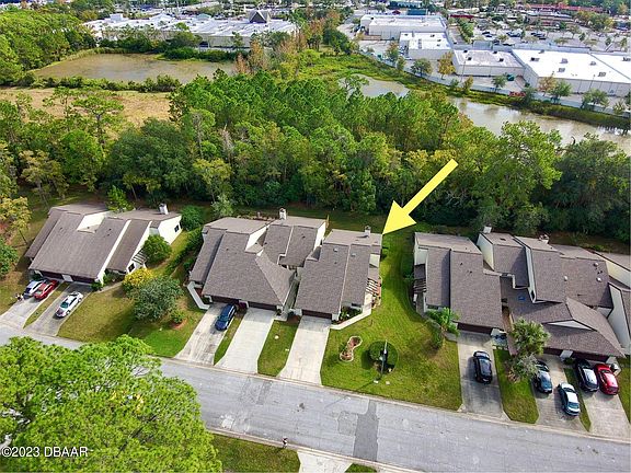 2nd image of 158 Fox Fire Cir