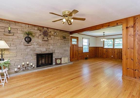 3rd image of 11258 Jerries Ln