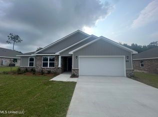1040 Enclave Cir, Long Beach, MS 39560