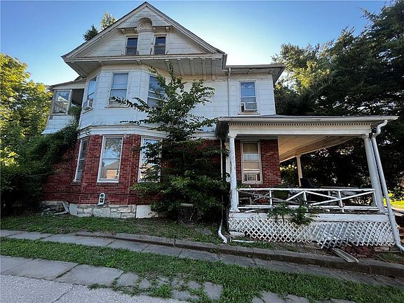 5th image of 3017 E 7th St