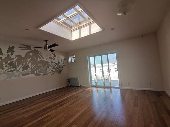 4th image of 28 Bay 13th St Floor 2