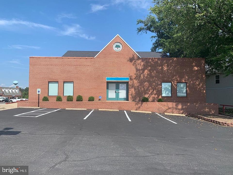 2nd image of 10351 Southern Maryland Blvd
