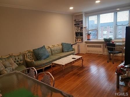 4th image of 4 Sadore Ln APT 7A