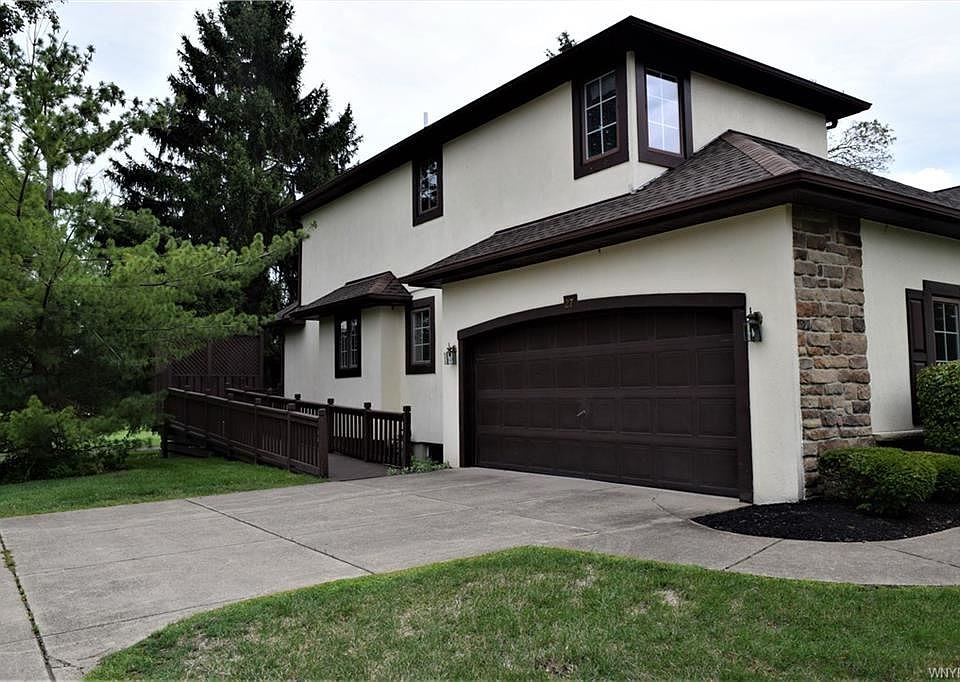 2nd image of 27 Pinegrove Park