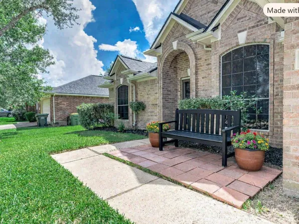 2215 Manchester Ln, Pearland, TX 77581