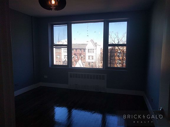 3rd image of 557 E 21st St APT 4C