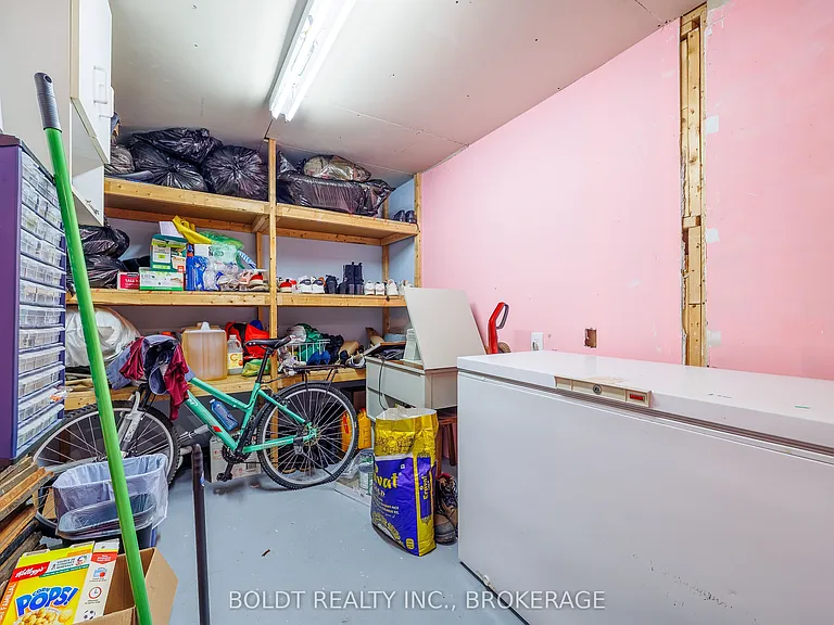 126 Elma St — Photo 8