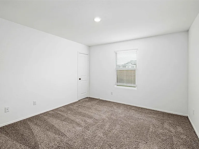 416 Escondido Cir — Photo 23