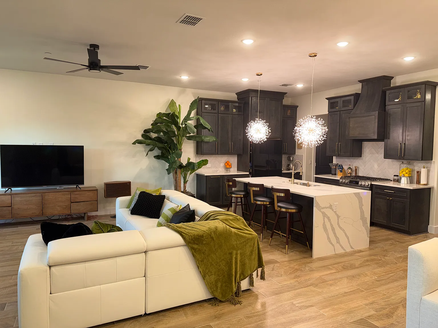 2 bed, 1740 sqft, $3,000 — Photo 4